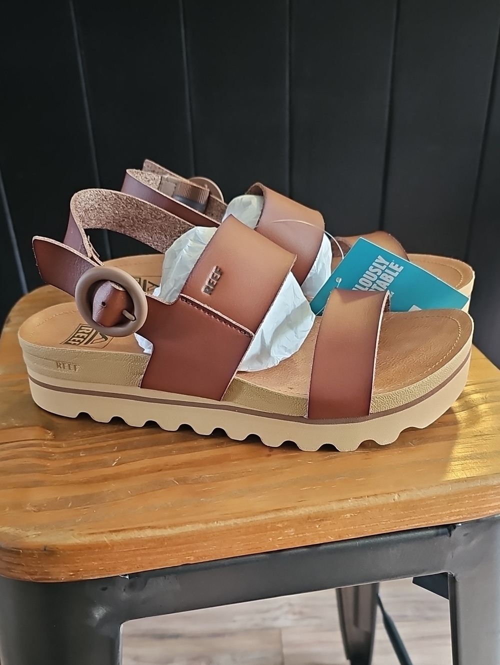 REEF Women's Vista Hi Buckle platform sandal / No Box